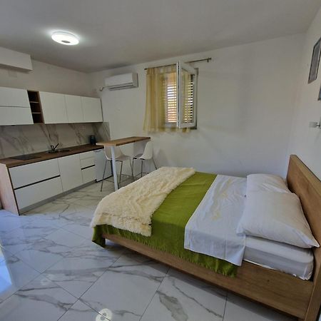 Apartamento Sunce Vrbnik Exterior foto
